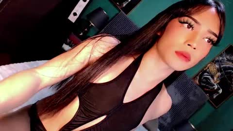 lovelyfebe  online show from 04.22.26