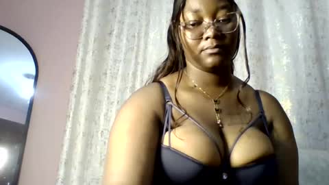 Snapshot of sexy_helle chatting on 06.13.26 sexy_helle online show from 06.13.26