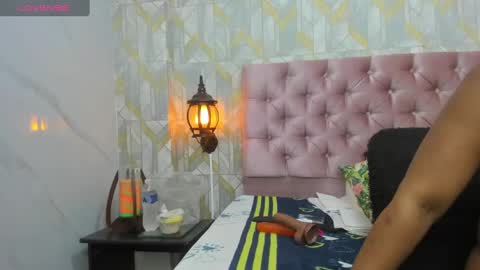 lina online show from 02.19.25