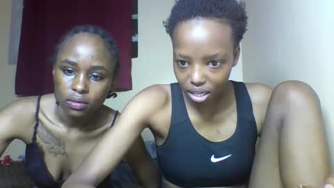 Snapshot of sexy_kaly chatting on 09.17.25 Sexy kaly online show from 09.17.25