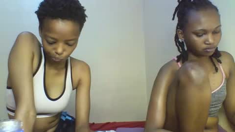 Snapshot of sexy_kaly chatting on 10.21.25 Sexy kaly online show from 10.21.25