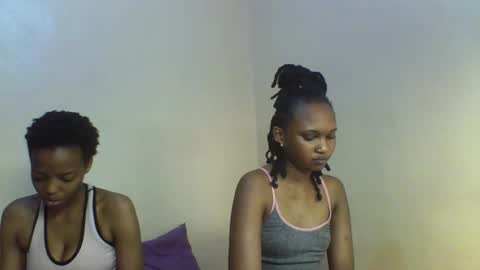 Snapshot of sexy_kaly chatting on 10.22.25 Sexy kaly online show from 10.22.25