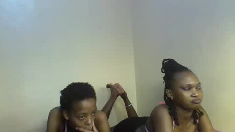 Snapshot of sexy_kaly chatting on 10.22.25 Sexy kaly online show from 10.22.25