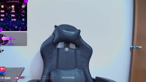 Snapshot of sexy_kendall24 chatting on 01.17.25 laura  online show from 01.17.25