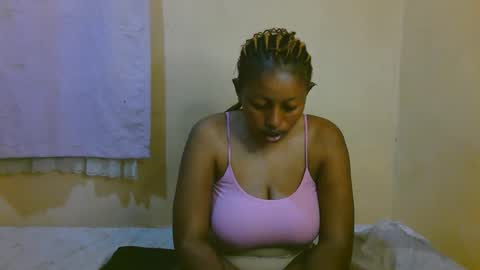 Snapshot of sexy_latasha chatting on 05.21.26 sexy_latasha online show from 05.21.26