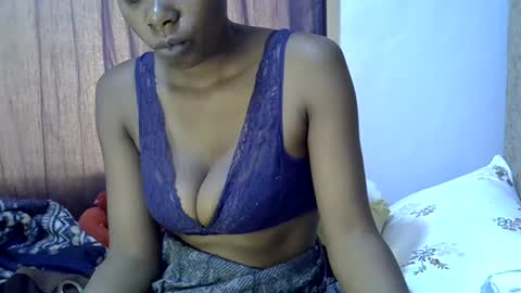 Snapshot of sexy_leila3 chatting on 06.17.26 kayla online show from 06.17.26