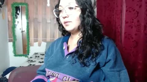 Snapshot of sexy_lolas chatting on 01.07.25 sexy lolas online show from 01.07.25