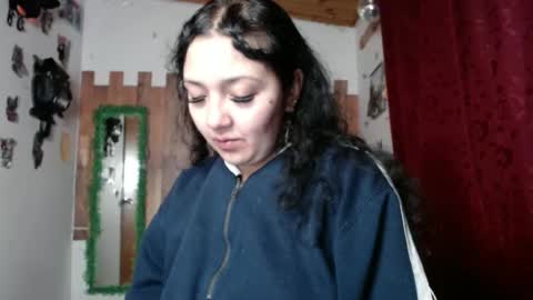 Snapshot of sexy_lolas chatting on 01.14.25 sexy lolas online show from 01.14.25