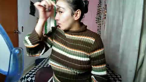 Snapshot of sexy_lolas chatting on 09.23.25 sexy lolas online show from 09.23.25
