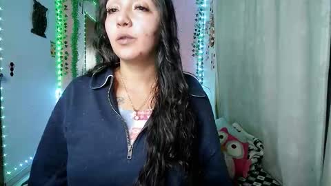 Snapshot of sexy_lolas chatting on 10.15.25 sexy lolas online show from 10.15.25