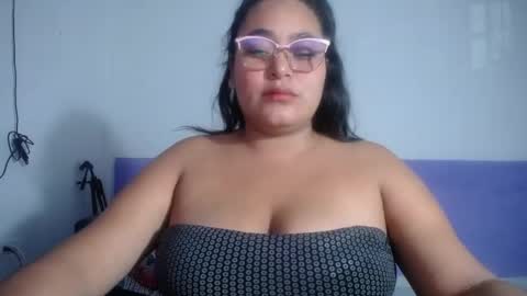 Snapshot of sexy_love_15 chatting on 06.01.26 SIRENA LOVE online show from 06.01.26