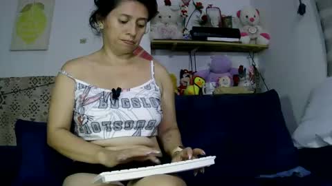 Snapshot of sexy_mary_69 chatting on 03.25.26 Mary online show from 03.25.26