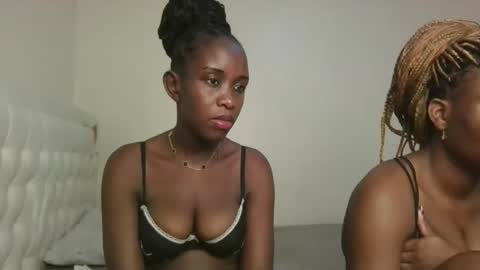 Snapshot of sexy_maya3 chatting on 11.18.25 maya online show from 11.18.25