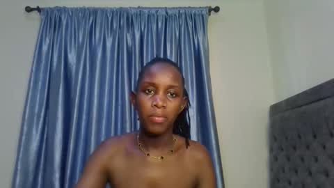 Snapshot of sexy_maya3 chatting on 01.06.26 maya online show from 01.06.26