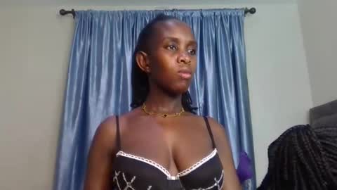 Snapshot of sexy_maya3 chatting on 01.08.26 maya online show from 01.08.26