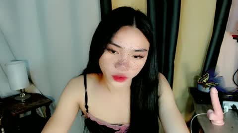 Snapshot of sexy_mikaxoxo chatting on 01.22.25 mika online show from 01.22.25