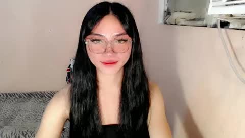 Snapshot of sexy_mikaxoxo chatting on 01.23.25 mika online show from 01.23.25