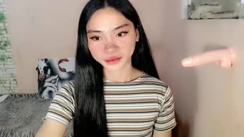 Snapshot of sexy_mikaxoxo chatting on 01.28.25 mika online show from 01.28.25