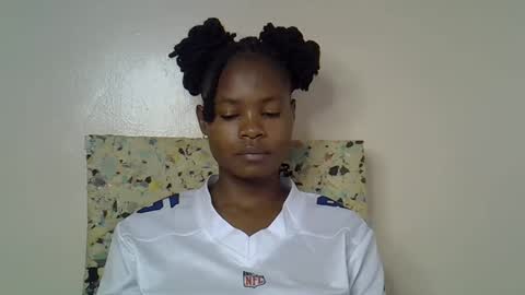 Snapshot of sexy_molyne chatting on 03.19.26 Molyne online show from 03.19.26