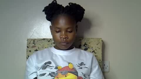 Snapshot of sexy_molyne chatting on 03.23.26 Molyne online show from 03.23.26