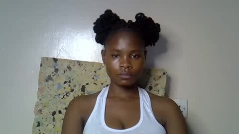 Snapshot of sexy_molyne chatting on 03.23.26 Molyne online show from 03.23.26