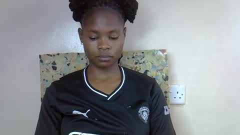 Snapshot of sexy_molyne chatting on 03.25.26 Molyne online show from 03.25.26