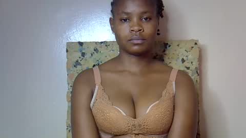 Molyne online show from 05.12.26