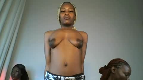 SEXY MOMAH online show from 06.22.26