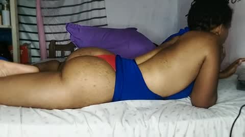 Snapshot of sexy_n_thick chatting on 07.23.26 Lyn online show from 07.23.26