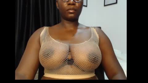 Snapshot of sexy_pearl12 chatting on 07.04.26 zoe online show from 07.04.26