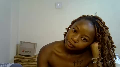 Snapshot of sexy_sasy chatting on 11.17.25 sexy_sasy online show from 11.17.25