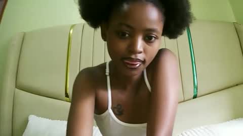 Snapshot of sexy_zaraa chatting on 06.02.26 sexy zaraa online show from 06.02.26
