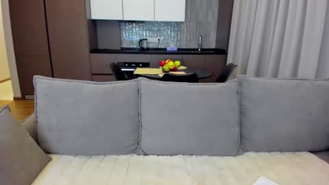 Snapshot of sexyangeloux chatting on 01.21.25 Lou online show from 01.21.25