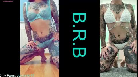 Snapshot of sexyariel15 chatting on 05.27.26 SexyAriel15 online show from 05.27.26