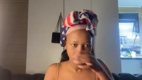 Snapshot of sexyasszeeee chatting on 03.16.26 sexyasszeeee online show from 03.16.26