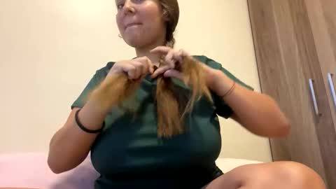 Snapshot of sexyayo666 chatting on 09.10.25 ALAYA  online show from 09.10.25