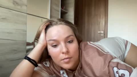 Snapshot of sexyayo666 chatting on 10.03.25 ALAYA  online show from 10.03.25