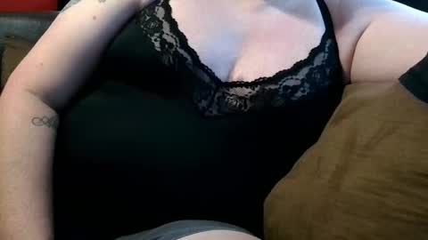 Snapshot of sexybri1674 chatting on 10.18.25 sexybri1674 online show from 10.18.25