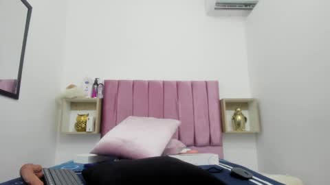 sexybrown_2005 online show from 12.23.24