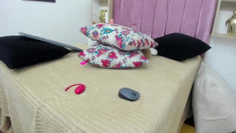 sexybrown_2005 online show from 12.28.24