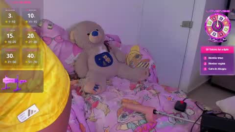 Snapshot of sexybrunnetem chatting on 06.29.26 sofia online show from 06.29.26