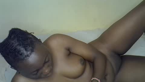 Snapshot of sexybutty1 chatting on 09.30.25 sexybutty1 online show from 09.30.25