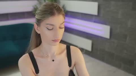 Snapshot of sexycelline chatting on 06.19.26 Celline online show from 06.19.26