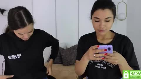 Snapshot of sexychanell_18 chatting on 11.03.25 chanell and yina online show from 11.03.25