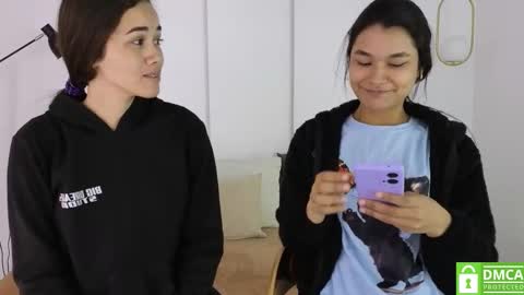 Snapshot of sexychanell_18 chatting on 11.06.25 chanell and yina online show from 11.06.25