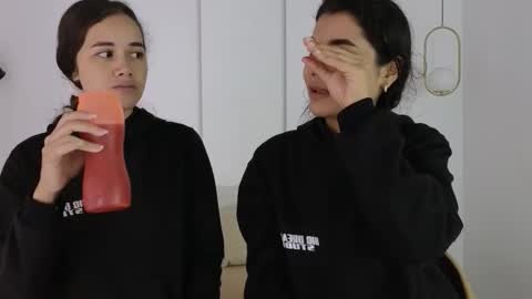 Snapshot of sexychanell_18 chatting on 11.15.25 chanell and yina online show from 11.15.25