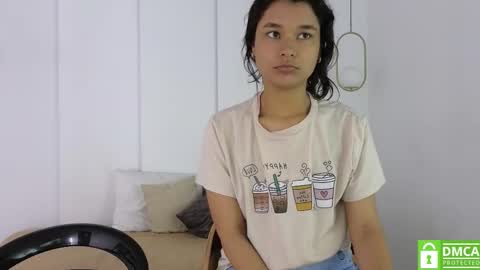 Snapshot of sexychanell_18 chatting on 11.21.25 chanell and yina online show from 11.21.25