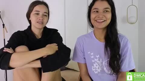 Snapshot of sexychanell_18 chatting on 11.22.25 chanell and yina online show from 11.22.25