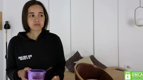 Snapshot of sexychanell_18 chatting on 11.24.25 chanell and yina online show from 11.24.25