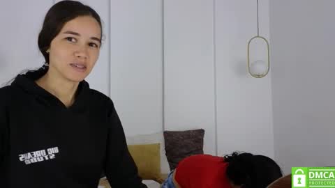 Snapshot of sexychanell_18 chatting on 11.30.25 chanell and yina online show from 11.30.25